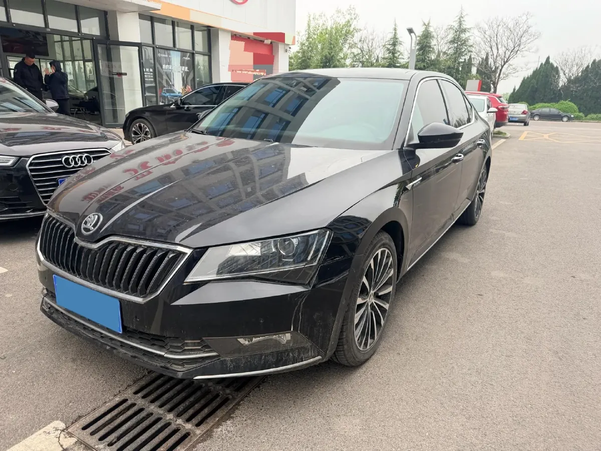 2016 Skoda Superb 1.8T 180HP L4 7DCT,autocango,china used car exporter,china ev exporter,chinese used car exporter,chinese used ev exporter