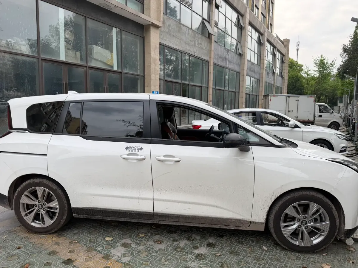 2022 JMC YuHu 7 2.0T 141HP L4 8AT,autocango,china used car exporter,china ev exporter,chinese used car exporter,chinese used ev exporter