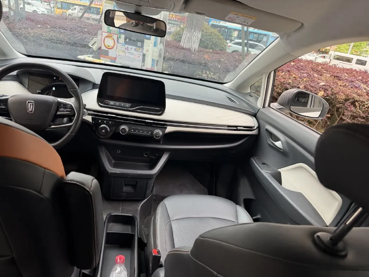 2022 JMC YuHu 7 2.0T 141HP L4 8AT,autocango,china used car exporter,china ev exporter,chinese used car exporter,chinese used ev exporter