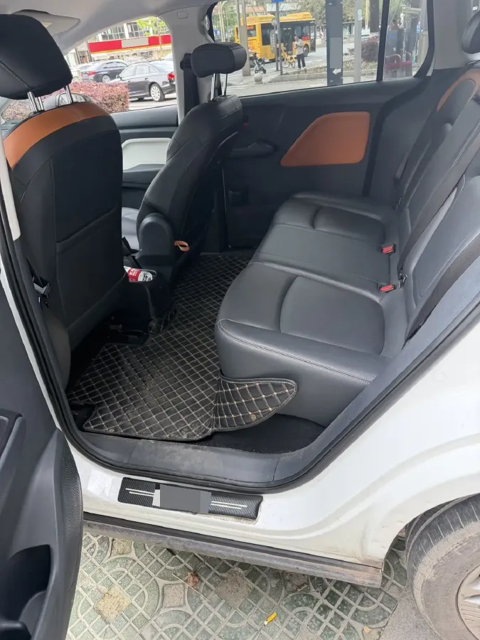 2022 JMC YuHu 7 2.0T 141HP L4 8AT,autocango,china used car exporter,china ev exporter,chinese used car exporter,chinese used ev exporter