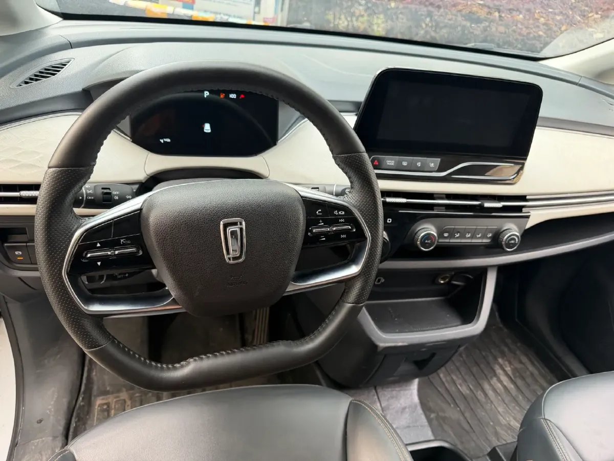 2022 JMC YuHu 7 2.0T 141HP L4 8AT,autocango,china used car exporter,china ev exporter,chinese used car exporter,chinese used ev exporter