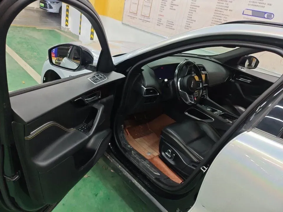 2020 Jaguar F-PACE 2.0T 300HP L4 8AT,autocango,china used car exporter,china ev exporter,chinese used car exporter,chinese used ev exporter