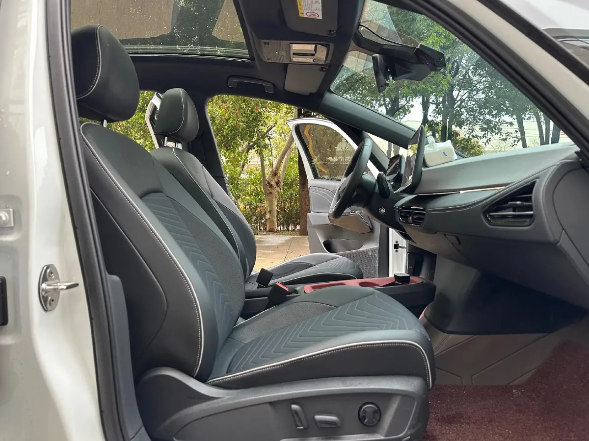 2025 Volkswagen ID.3 BEV 52.8KWH,autocango,china used car exporter,china ev exporter,chinese used car exporter,chinese used ev exporter