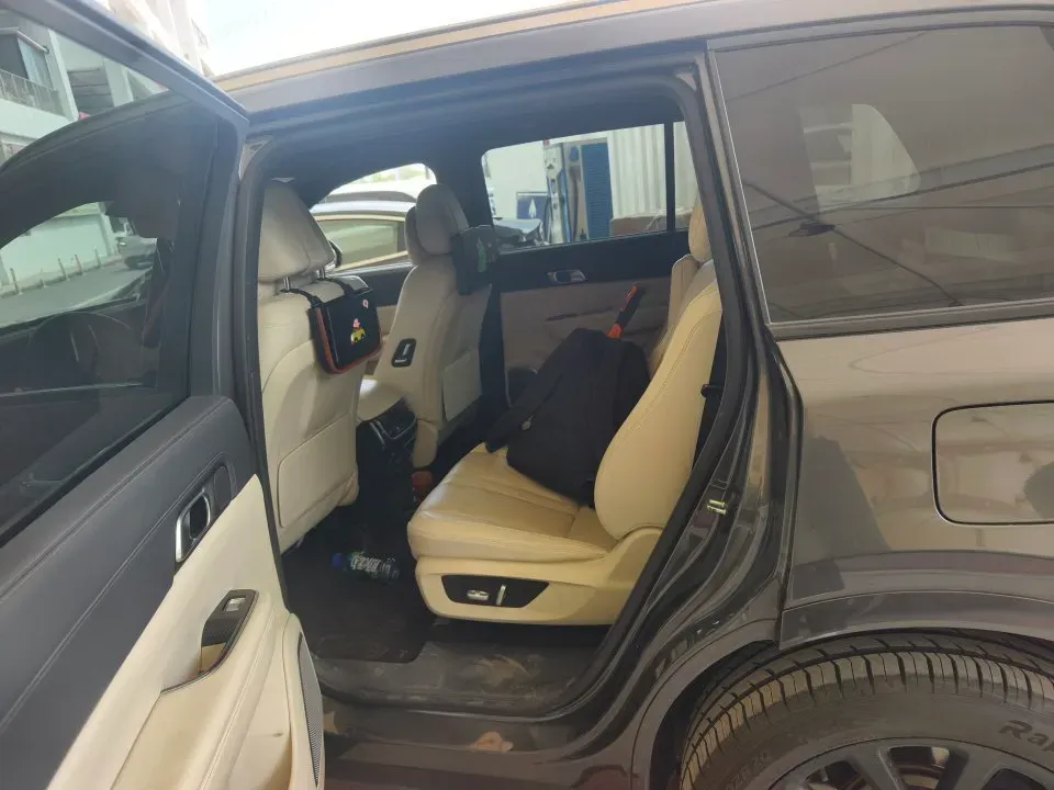 2020 Li ONE Range Extended 131HP REEV 40.5KWH,autocango,china used car exporter,china ev exporter,chinese used car exporter,chinese used ev exporter