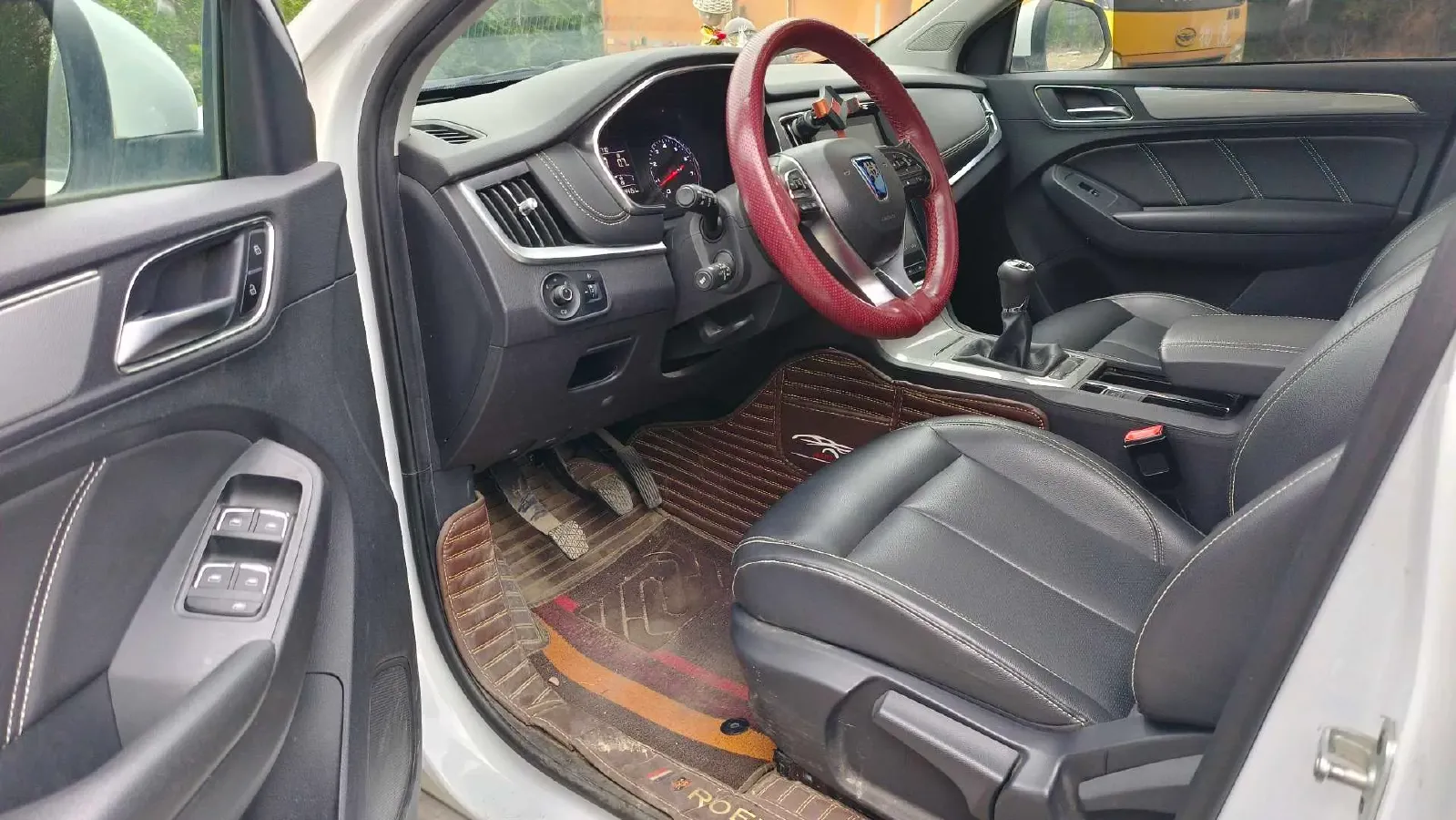 2018 Roewe RX5 1.5T 169HP L4 6MT,autocango,china used car exporter,china ev exporter,chinese used car exporter,chinese used ev exporter