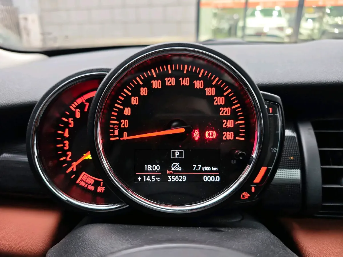 2020 MINI MINI 1.5T 136HP L3 7DCT,autocango,china used car exporter,china ev exporter,chinese used car exporter,chinese used ev exporter