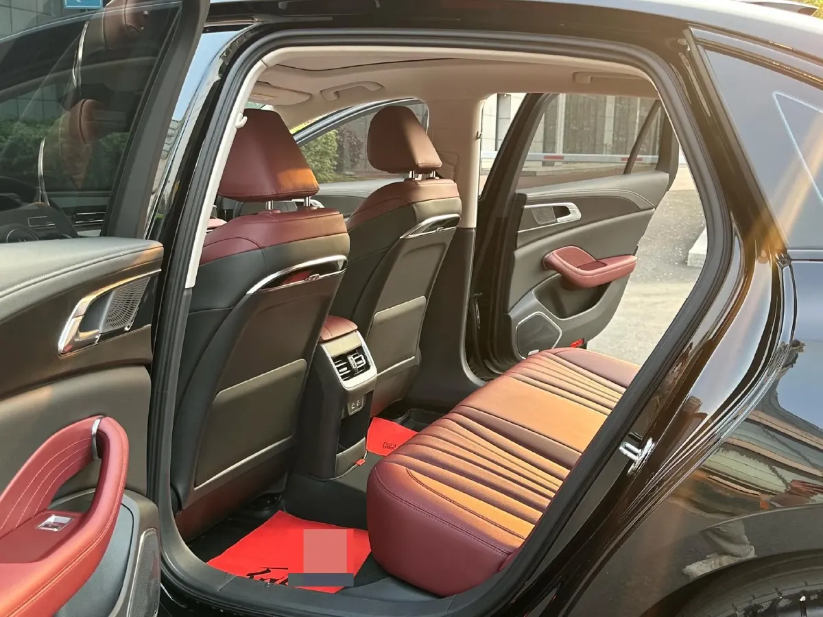 2025 HongQi H5 2.0T 224HP L4 8AT,autocango,china used car exporter,china ev exporter,chinese used car exporter,chinese used ev exporter