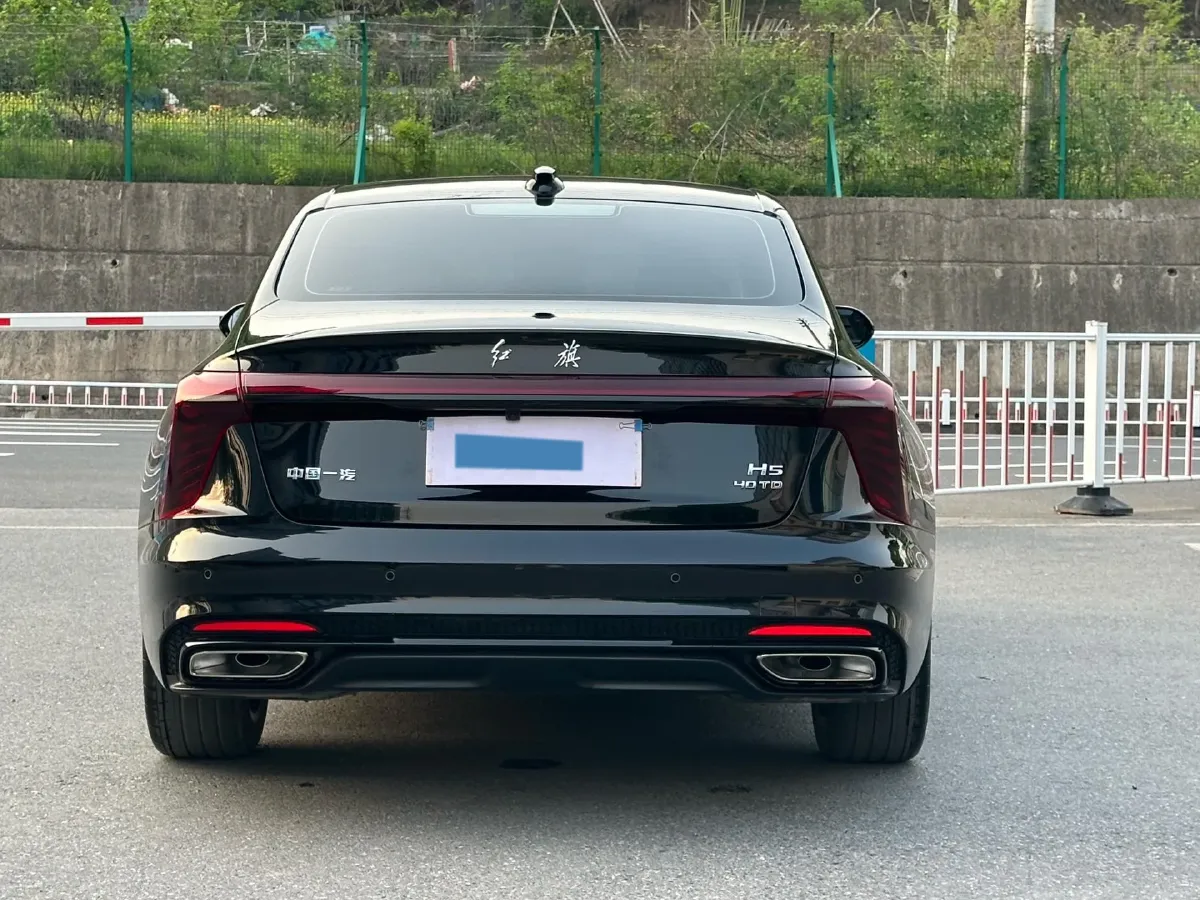 2025 HongQi H5 2.0T 224HP L4 8AT,autocango,china used car exporter,china ev exporter,chinese used car exporter,chinese used ev exporter