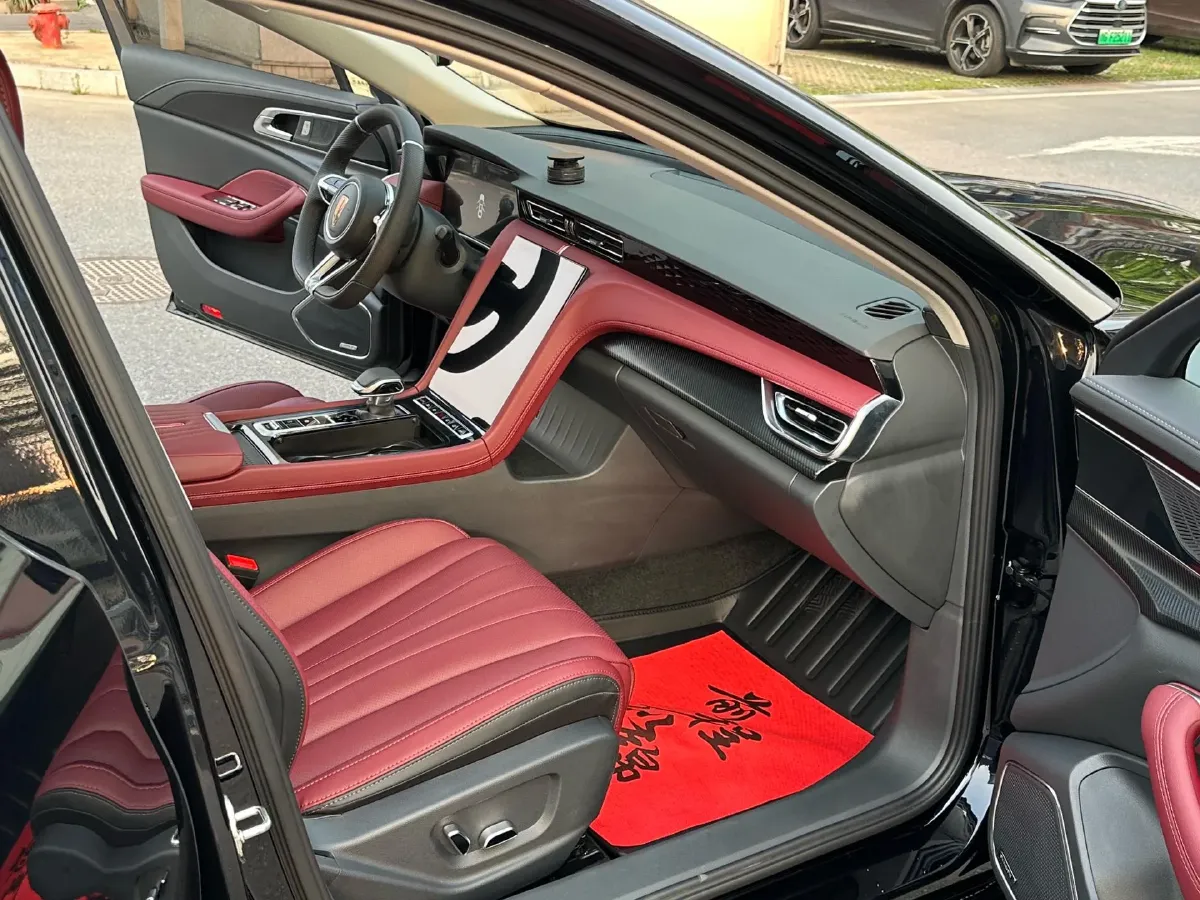 2025 HongQi H5 2.0T 224HP L4 8AT,autocango,china used car exporter,china ev exporter,chinese used car exporter,chinese used ev exporter