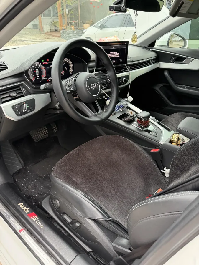 2020 Audi A4L 2.0T 190HP L4 7DCT,autocango,china used car exporter,china ev exporter,chinese used car exporter,chinese used ev exporter