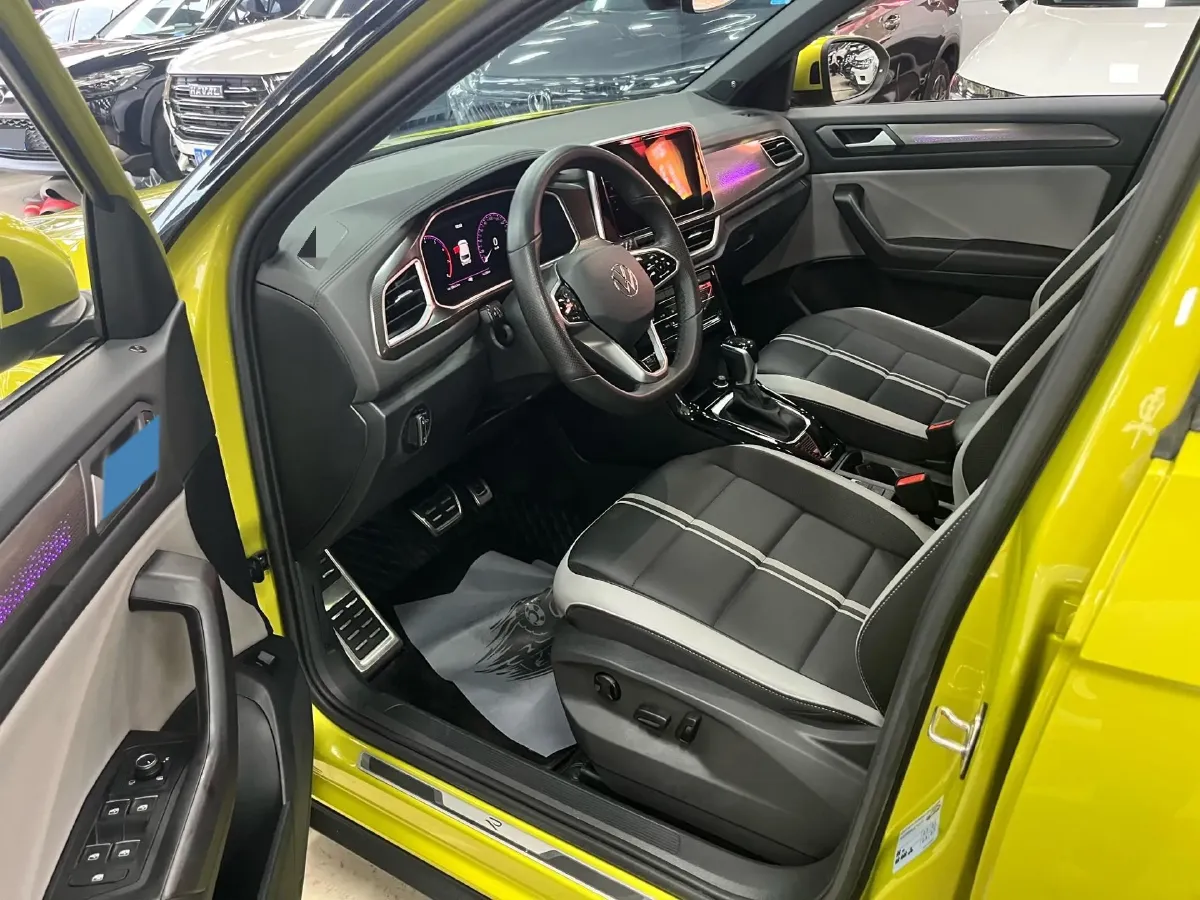 2023 Volkswagen T-Roc 1.5T 160HP L4 7DCT,autocango,china used car exporter,china ev exporter,chinese used car exporter,chinese used ev exporter