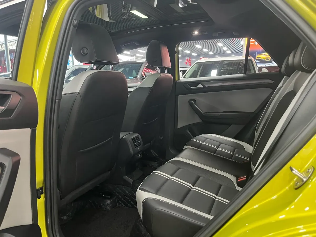 2023 Volkswagen T-Roc 1.5T 160HP L4 7DCT,autocango,china used car exporter,china ev exporter,chinese used car exporter,chinese used ev exporter