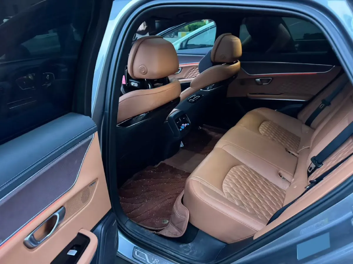 2022 Volkswagen Tiguan L 2.0T 186HP L4 7DCT,autocango,china used car exporter,china ev exporter,chinese used car exporter,chinese used ev exporter