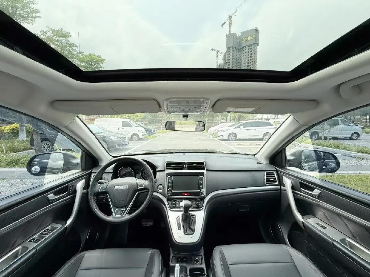 2019 Haval M6 1.5T 150HP L4 7DCT,autocango,china used car exporter,china ev exporter,chinese used car exporter,chinese used ev exporter