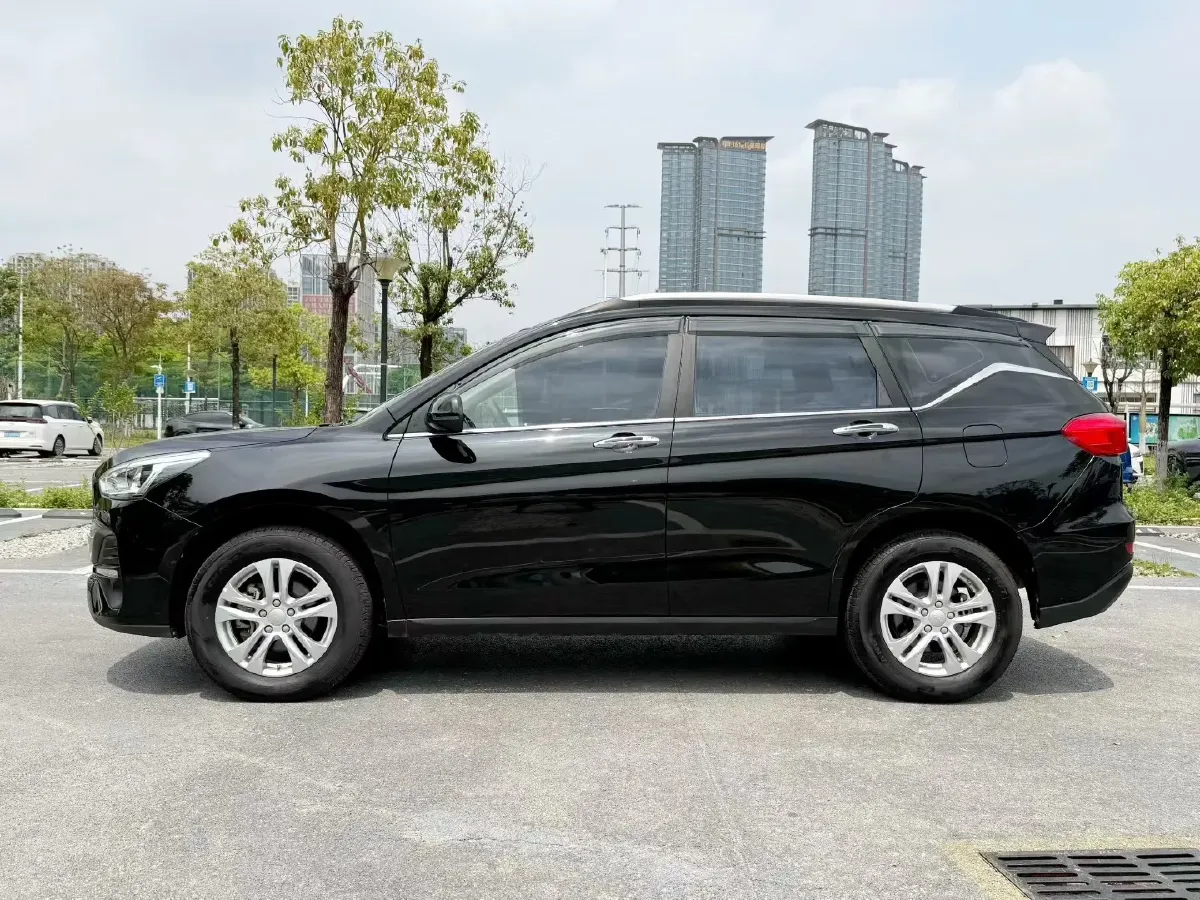2019 Haval M6 1.5T 150HP L4 7DCT,autocango,china used car exporter,china ev exporter,chinese used car exporter,chinese used ev exporter