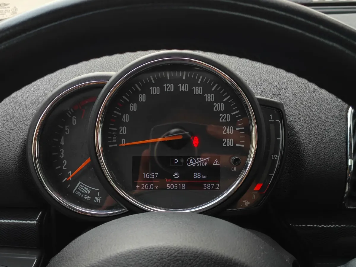 2016 MINI CLUBMAN 1.5T 136HP L3 6AT,autocango,china used car exporter,china ev exporter,chinese used car exporter,chinese used ev exporter