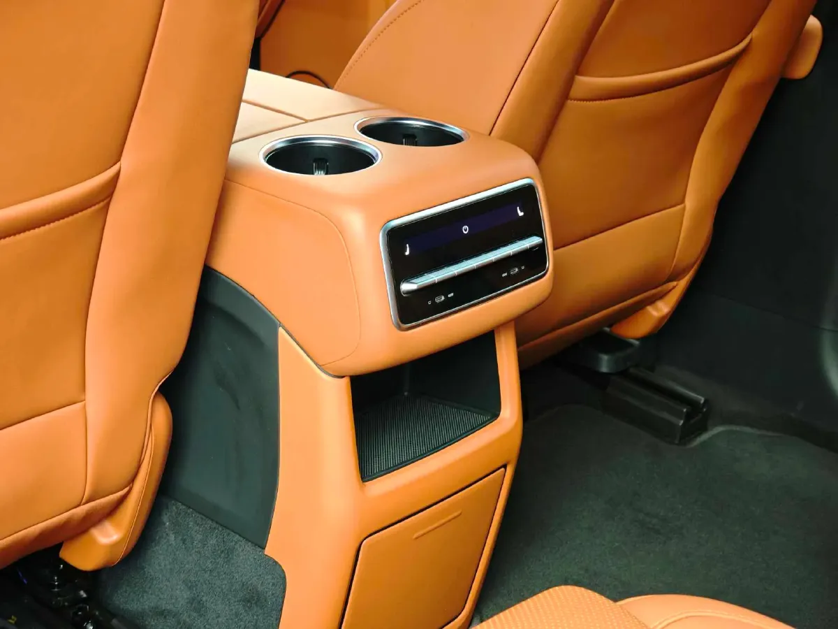 2023 Li L8 Range Extended 154HP REEV 40.9KWH,autocango,china used car exporter,china ev exporter,chinese used car exporter,chinese used ev exporter