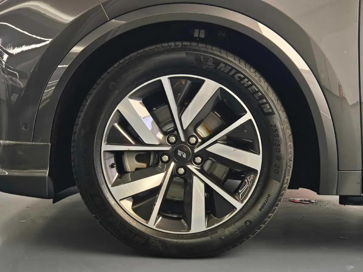 2023 Li L8 Range Extended 154HP REEV 40.9KWH,autocango,china used car exporter,china ev exporter,chinese used car exporter,chinese used ev exporter