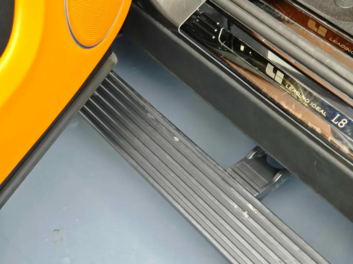 2023 Li L8 Range Extended 154HP REEV 40.9KWH,autocango,china used car exporter,china ev exporter,chinese used car exporter,chinese used ev exporter