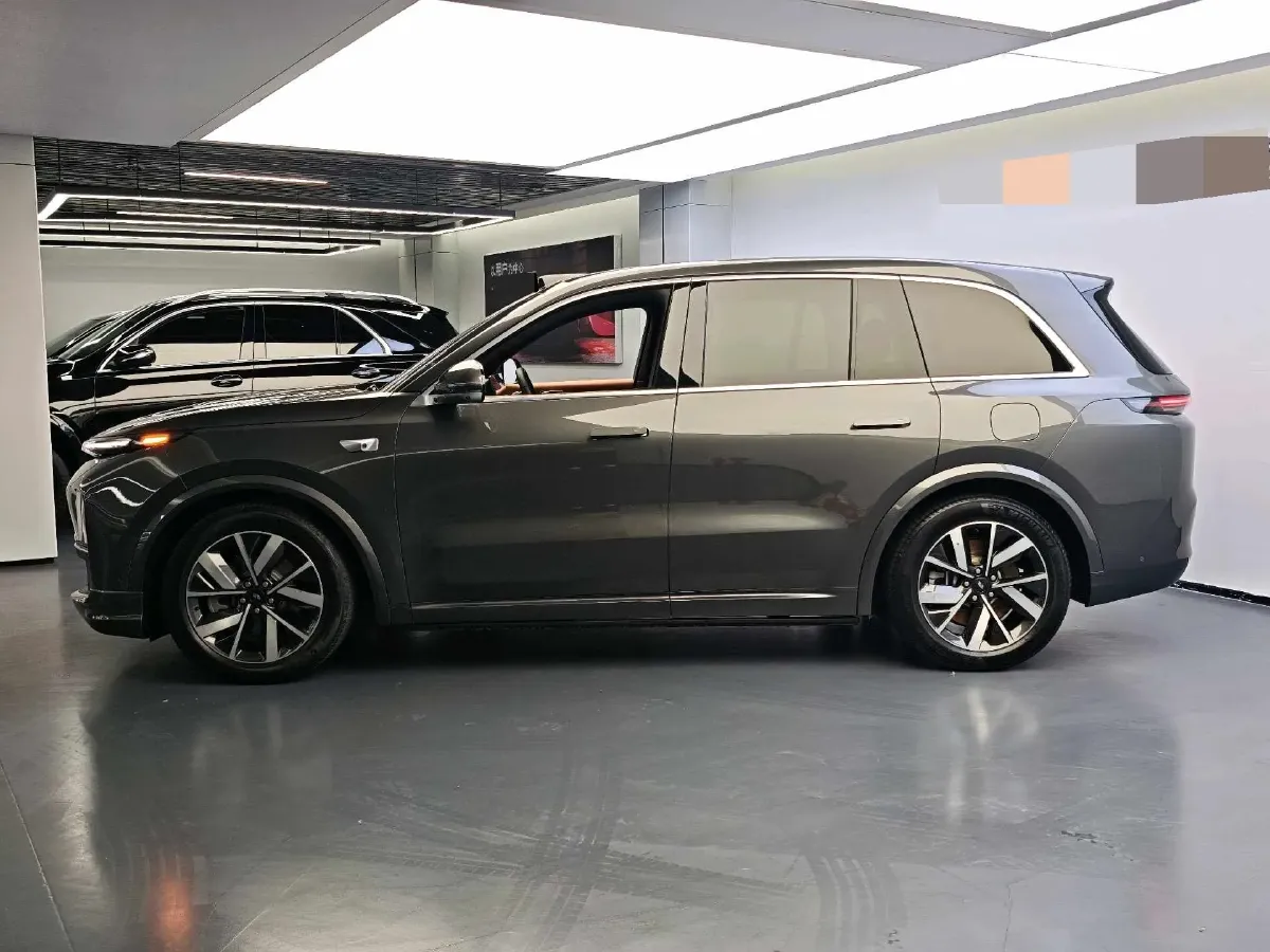 2023 Li L8 Range Extended 154HP REEV 40.9KWH,autocango,china used car exporter,china ev exporter,chinese used car exporter,chinese used ev exporter