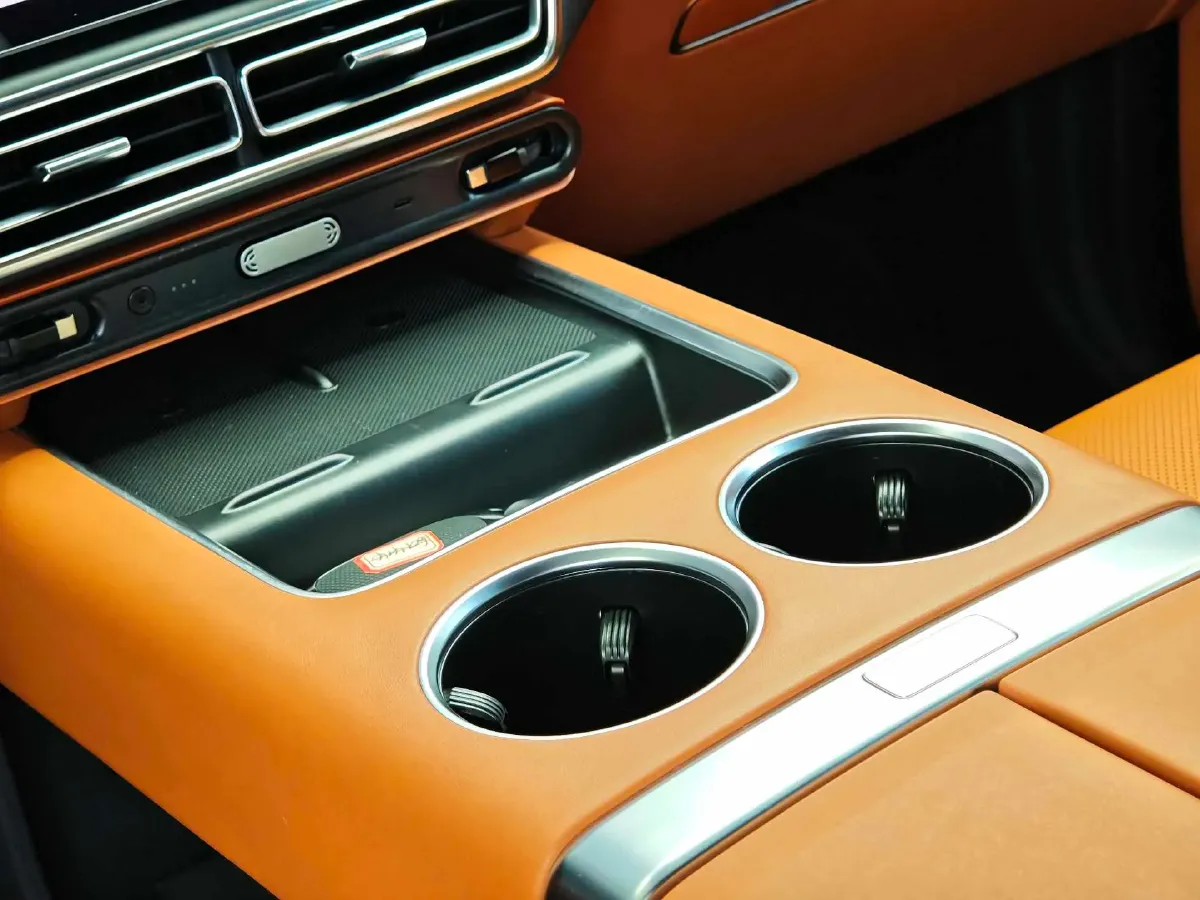 2023 Li L8 Range Extended 154HP REEV 40.9KWH,autocango,china used car exporter,china ev exporter,chinese used car exporter,chinese used ev exporter