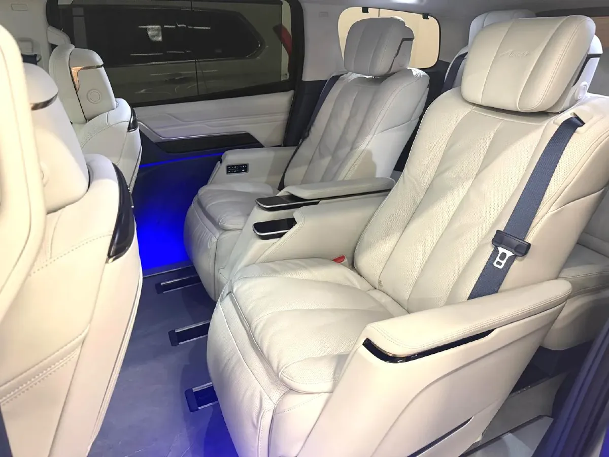 2025 Buick Century 2.0T 237HP L4 9AT,autocango,china used car exporter,china ev exporter,chinese used car exporter,chinese used ev exporter