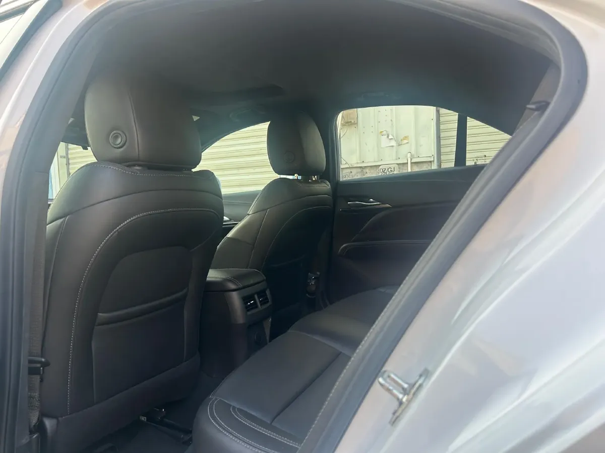 2023 Cadillac CT4 1.5T 211HP L4 8AT,autocango,china used car exporter,china ev exporter,chinese used car exporter,chinese used ev exporter