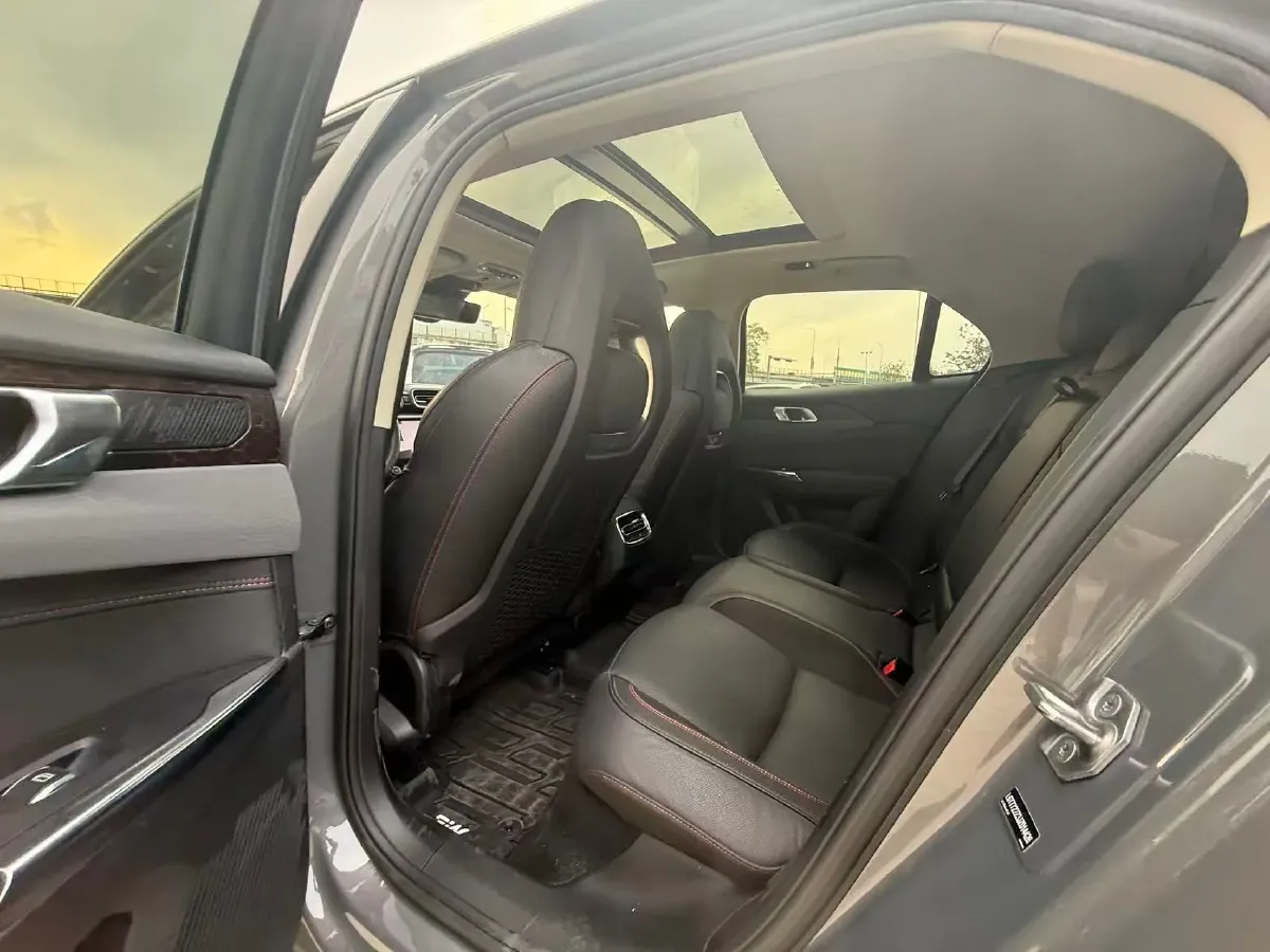 2018 Toyota C-HR 2.0L 171HP L4 CVT,autocango,china used car exporter,china ev exporter,chinese used car exporter,chinese used ev exporter