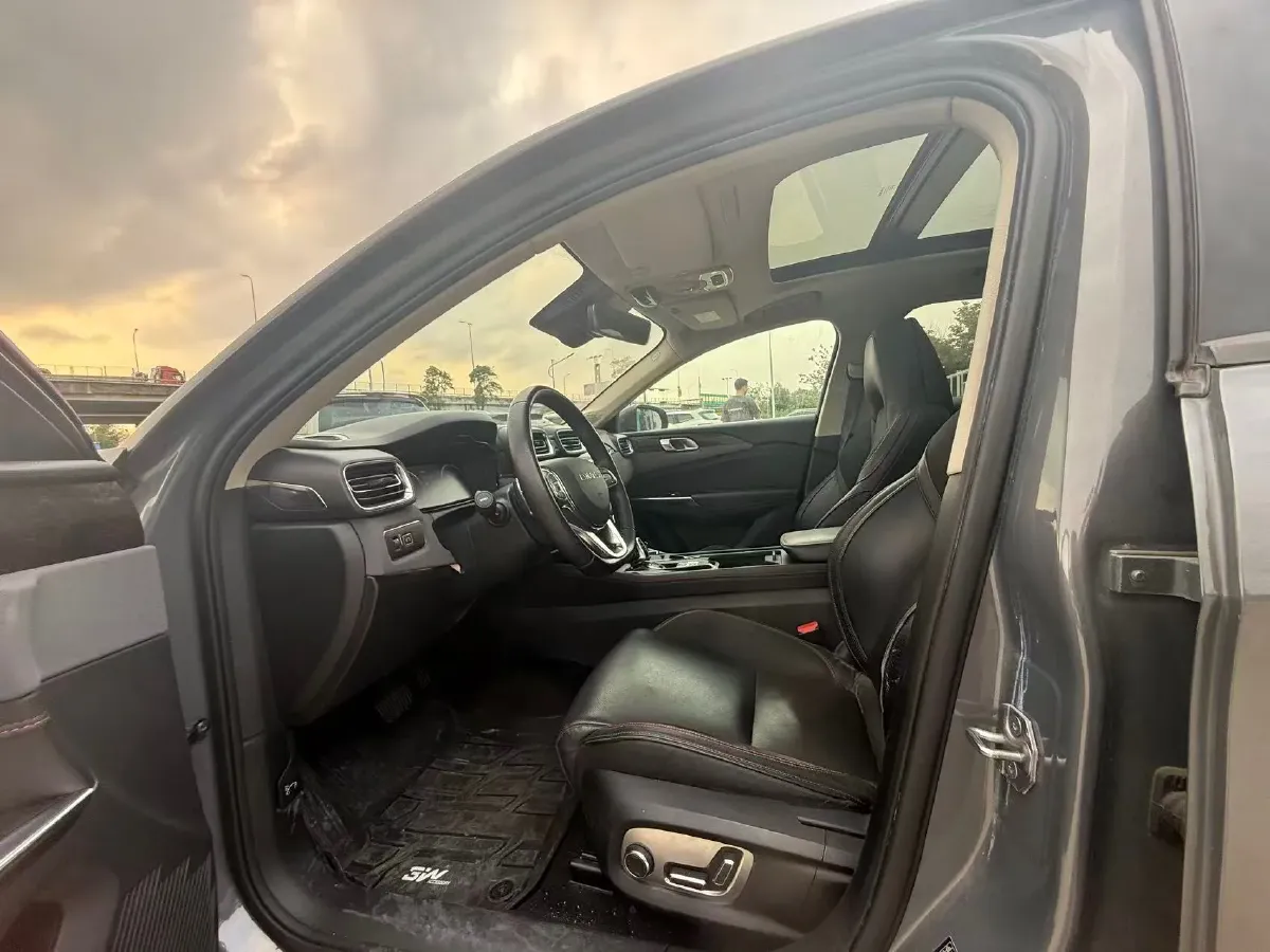 2018 Toyota C-HR 2.0L 171HP L4 CVT,autocango,china used car exporter,china ev exporter,chinese used car exporter,chinese used ev exporter