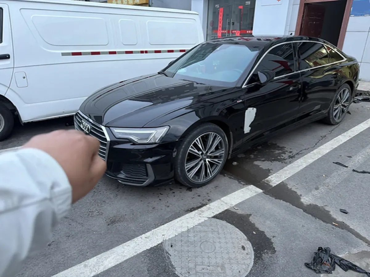 2021 Audi A6L 2.0T 224HP L4 7DCT,autocango,china used car exporter,china ev exporter,chinese used car exporter,chinese used ev exporter
