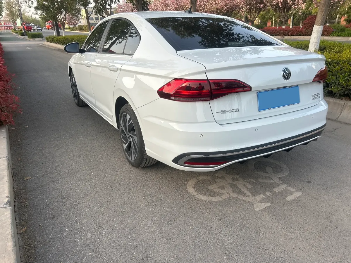 2024 Volkswagen Bora 1.2T 116HP L4 7DCT,autocango,china used car exporter,china ev exporter,chinese used car exporter,chinese used ev exporter