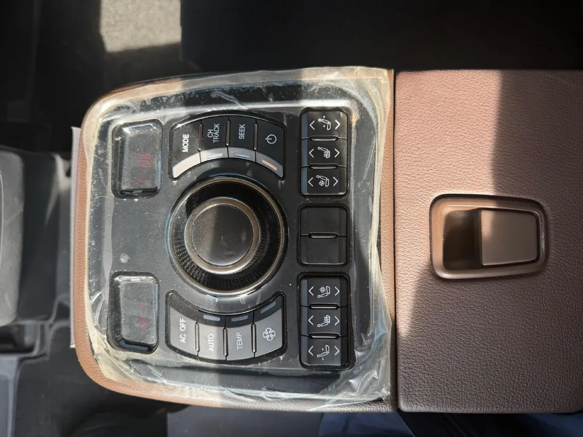 2019 HongQi H7 2.0T 204HP L4 6AT,autocango,china used car exporter,china ev exporter,chinese used car exporter,chinese used ev exporter