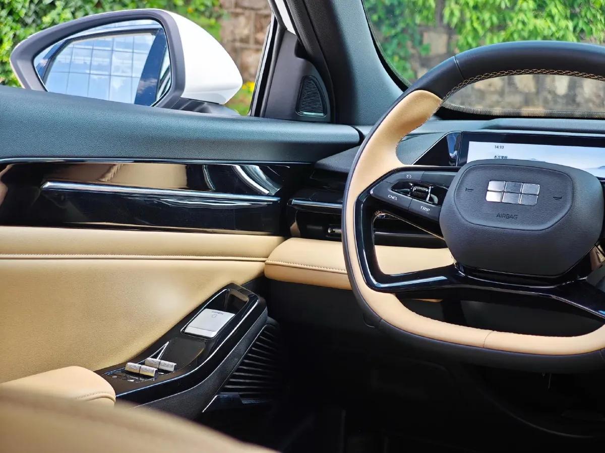 2023 Geely Galaxy L6 1.5T 163HP L4 3DHT PHEV,autocango,china used car exporter,china ev exporter,chinese used car exporter,chinese used ev exporter