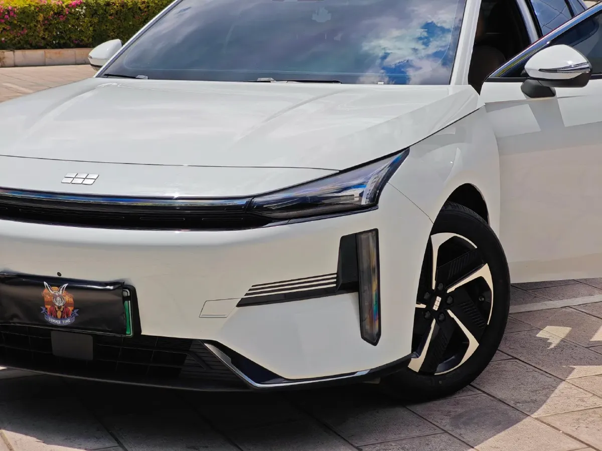 2023 Geely Galaxy L6 1.5T 163HP L4 3DHT PHEV,autocango,china used car exporter,china ev exporter,chinese used car exporter,chinese used ev exporter