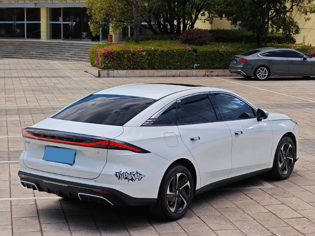 2023 Geely Galaxy L6 1.5T 163HP L4 3DHT PHEV,autocango,china used car exporter,china ev exporter,chinese used car exporter,chinese used ev exporter