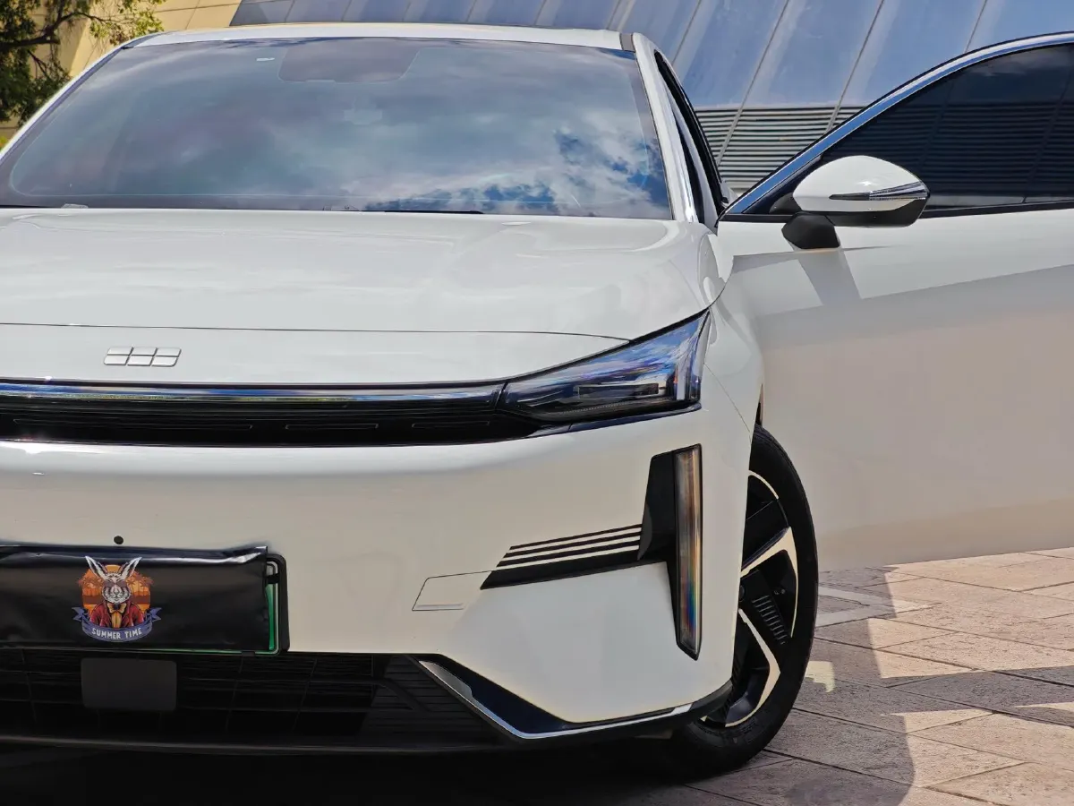 2023 Geely Galaxy L6 1.5T 163HP L4 3DHT PHEV,autocango,china used car exporter,china ev exporter,chinese used car exporter,chinese used ev exporter