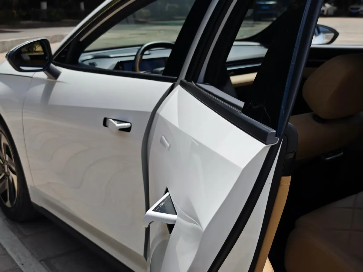 2023 Geely Galaxy L6 1.5T 163HP L4 3DHT PHEV,autocango,china used car exporter,china ev exporter,chinese used car exporter,chinese used ev exporter