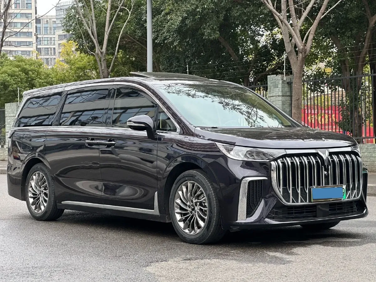 2022 Voyah Dream 1.5T 136HP L4 PHEV 25.57KWH,autocango,china used car exporter,china ev exporter,chinese used car exporter,chinese used ev exporter