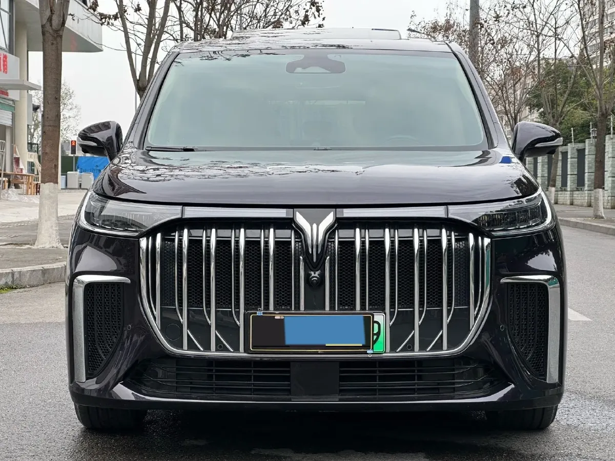 2022 Voyah Dream 1.5T 136HP L4 PHEV 25.57KWH,autocango,china used car exporter,china ev exporter,chinese used car exporter,chinese used ev exporter