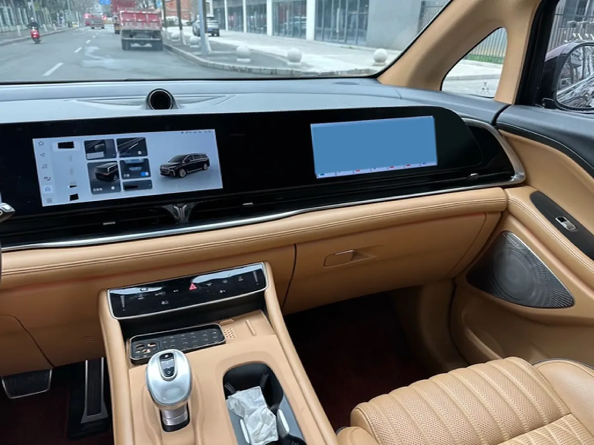 2022 Voyah Dream 1.5T 136HP L4 PHEV 25.57KWH,autocango,china used car exporter,china ev exporter,chinese used car exporter,chinese used ev exporter