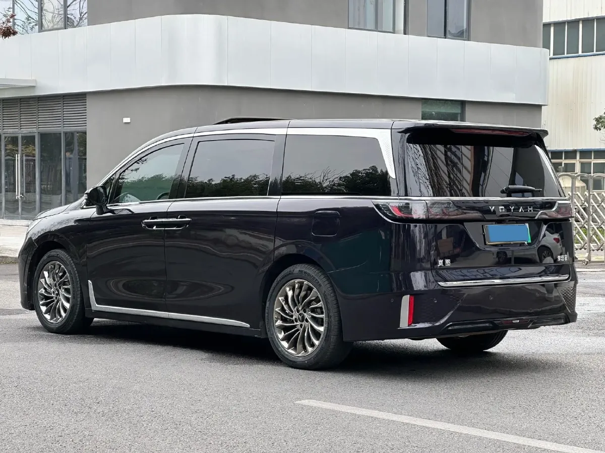 2022 Voyah Dream 1.5T 136HP L4 PHEV 25.57KWH,autocango,china used car exporter,china ev exporter,chinese used car exporter,chinese used ev exporter