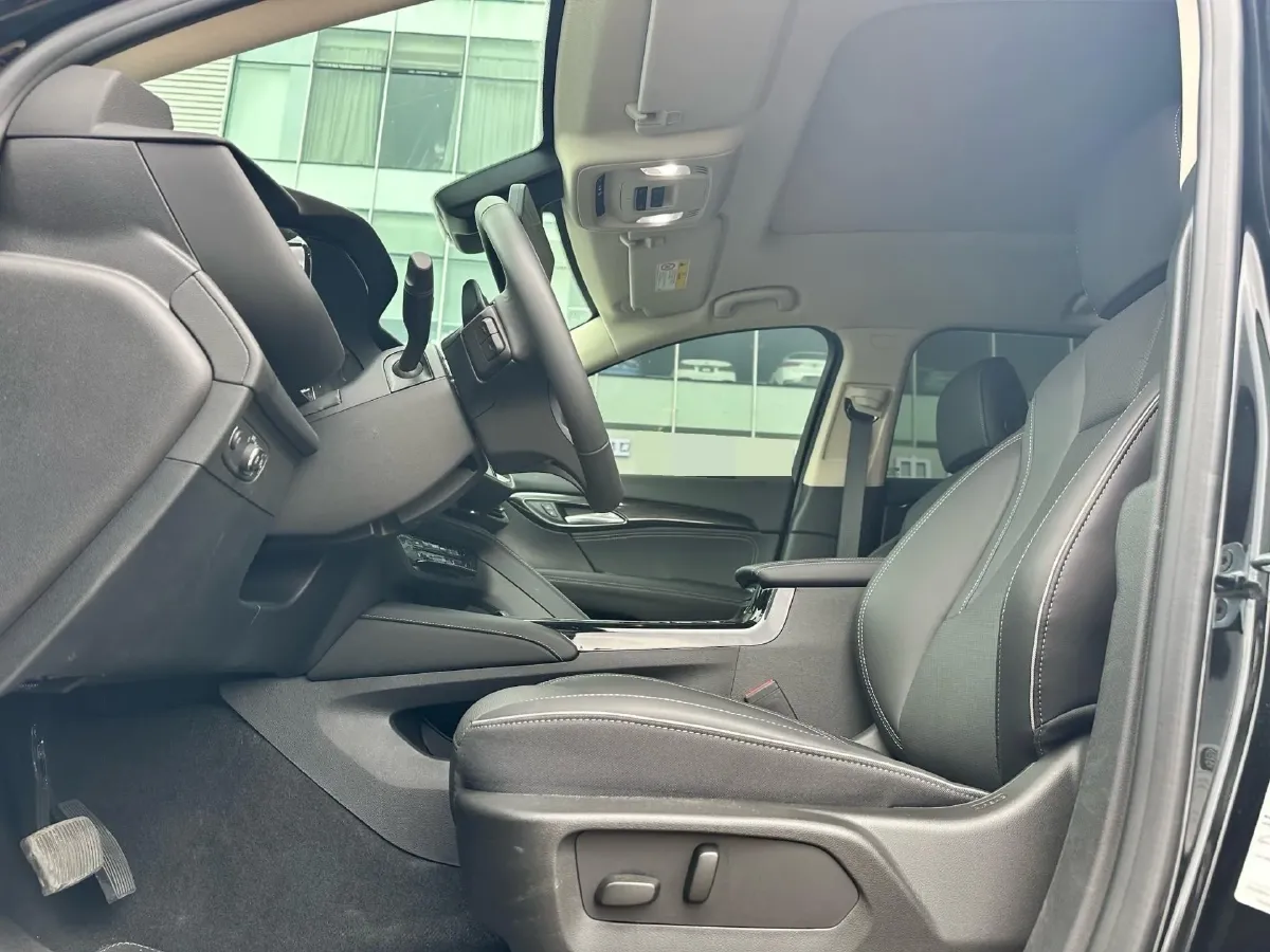 2022 Buick EnvisionPlus 2.0T 237HP L4 9AT,autocango,china used car exporter,china ev exporter,chinese used car exporter,chinese used ev exporter