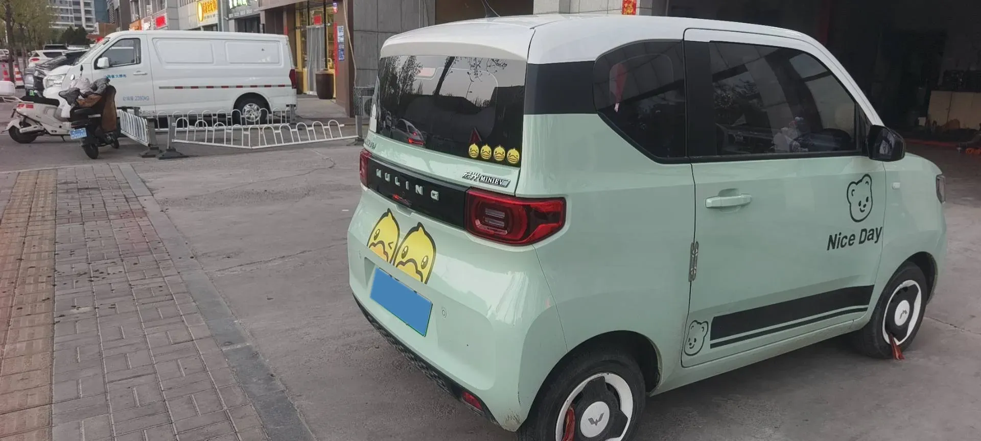 2021 WuLing HongGuang MINI EV BEV 13.9KWH,autocango,china used car exporter,china ev exporter,chinese used car exporter,chinese used ev exporter