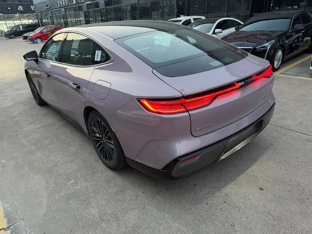 2025 Geely Galaxy Starshine 8 1.5L 112HP L4 1DHT PHEV,autocango,china used car exporter,china ev exporter,chinese used car exporter,chinese used ev exporter