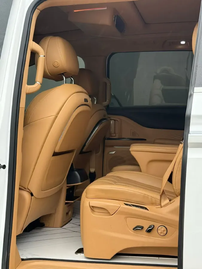 2022 Voyah Dream 1.5T 136HP L4 PHEV 25.57KWH,autocango,china used car exporter,china ev exporter,chinese used car exporter,chinese used ev exporter