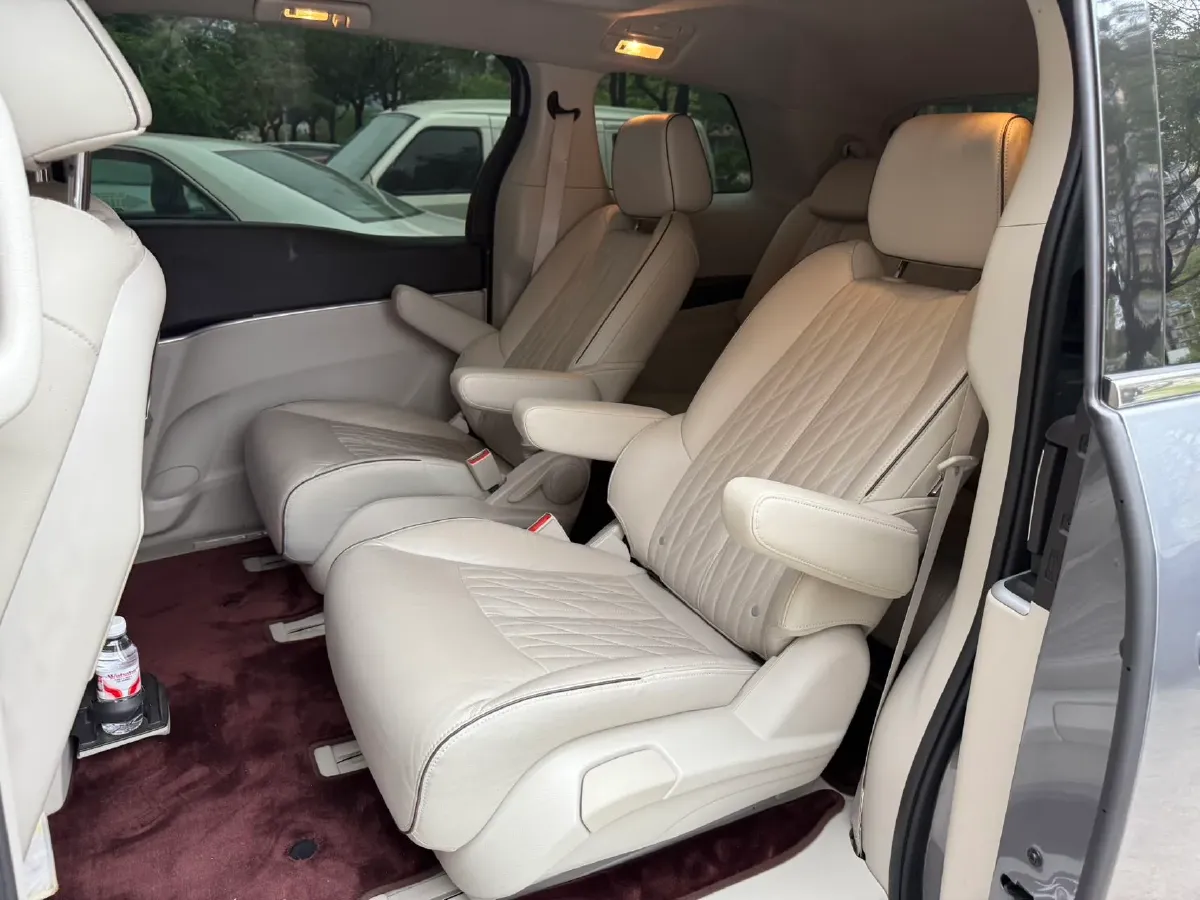 2021 Buick GL8 2.0T 237HP L4 9AT,autocango,china used car exporter,china ev exporter,chinese used car exporter,chinese used ev exporter