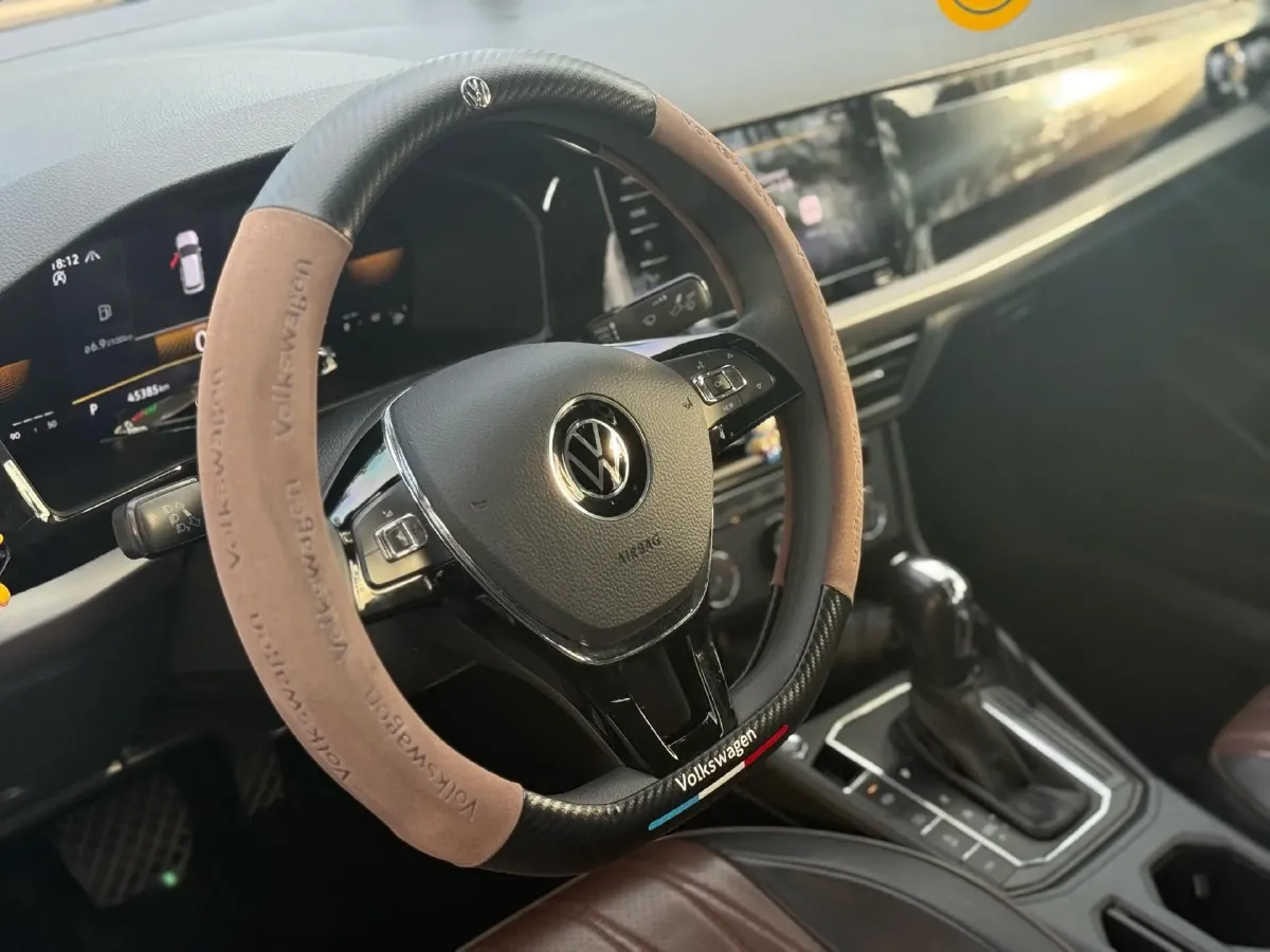 2022 Volkswagen T-Roc 1.4T 150HP L4 7DCT,autocango,china used car exporter,china ev exporter,chinese used car exporter,chinese used ev exporter