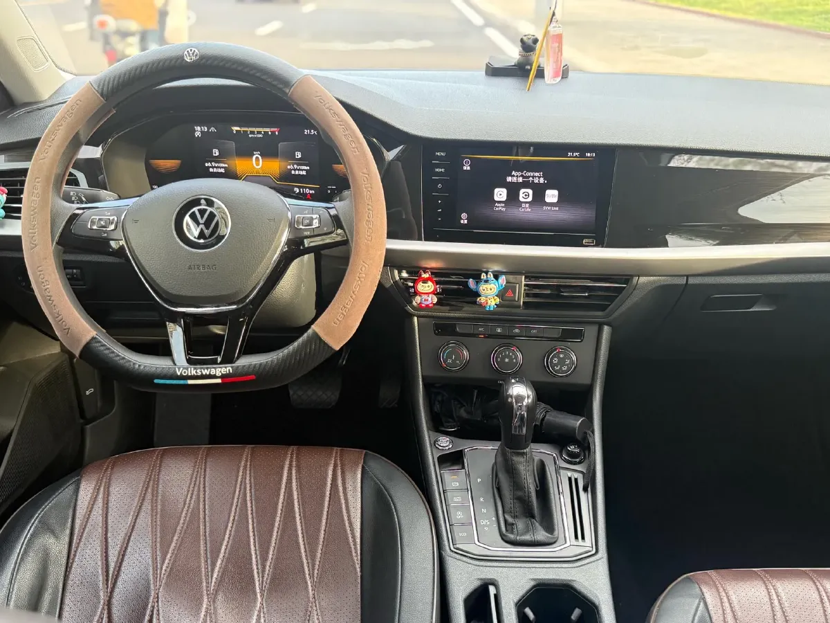 2022 Volkswagen T-Roc 1.4T 150HP L4 7DCT,autocango,china used car exporter,china ev exporter,chinese used car exporter,chinese used ev exporter