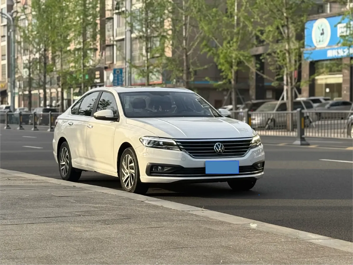 2022 Volkswagen T-Roc 1.4T 150HP L4 7DCT,autocango,china used car exporter,china ev exporter,chinese used car exporter,chinese used ev exporter