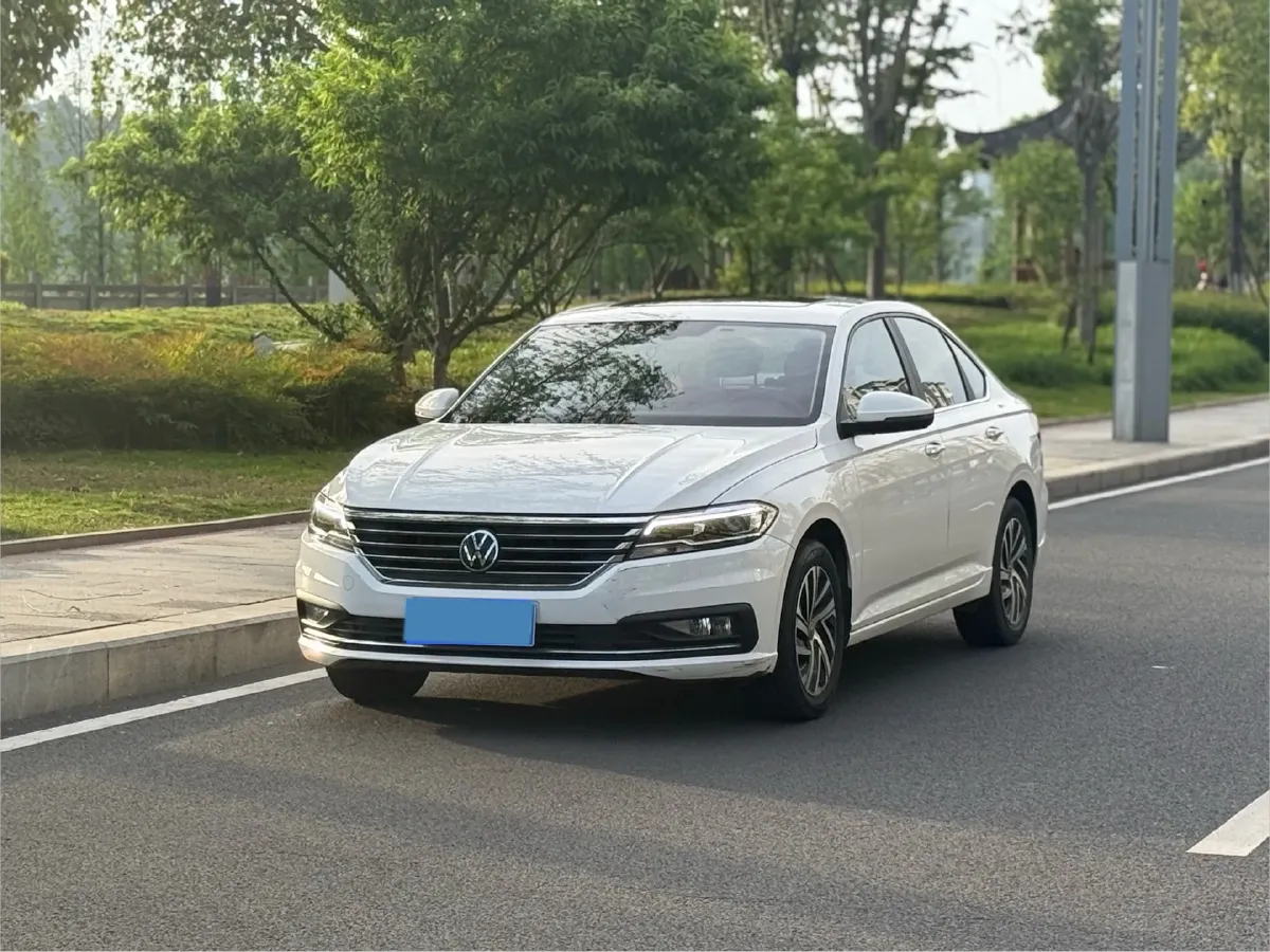 2022 Volkswagen T-Roc 1.4T 150HP L4 7DCT,autocango,china used car exporter,china ev exporter,chinese used car exporter,chinese used ev exporter